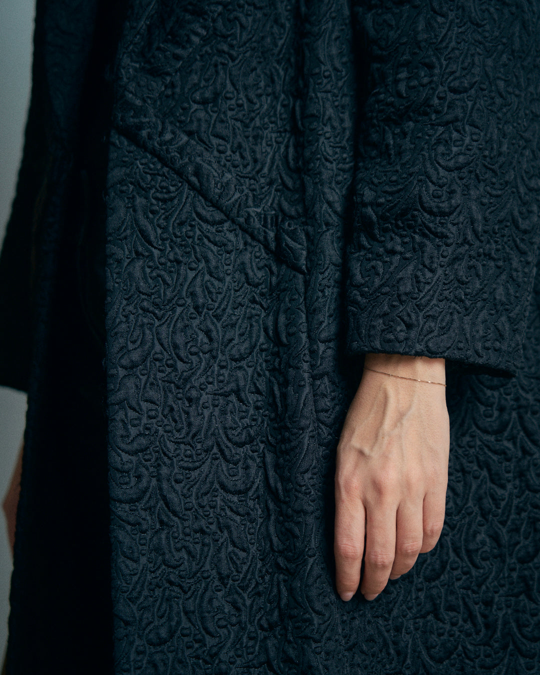 Cappotto anni 60 in tessuto damasco imbottito