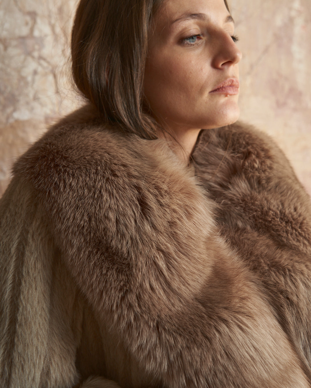 Cappotto sartoriale in alpaca e collo in pelliccia