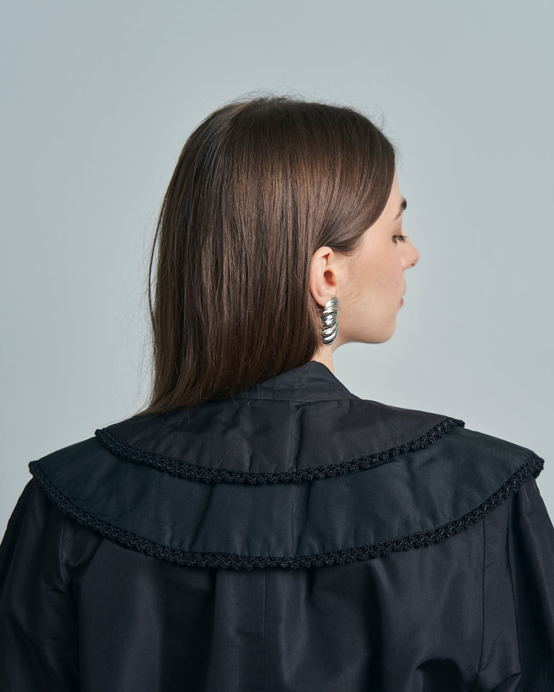 Cappotto anni 50 in seta con collo ampio e passamanerie