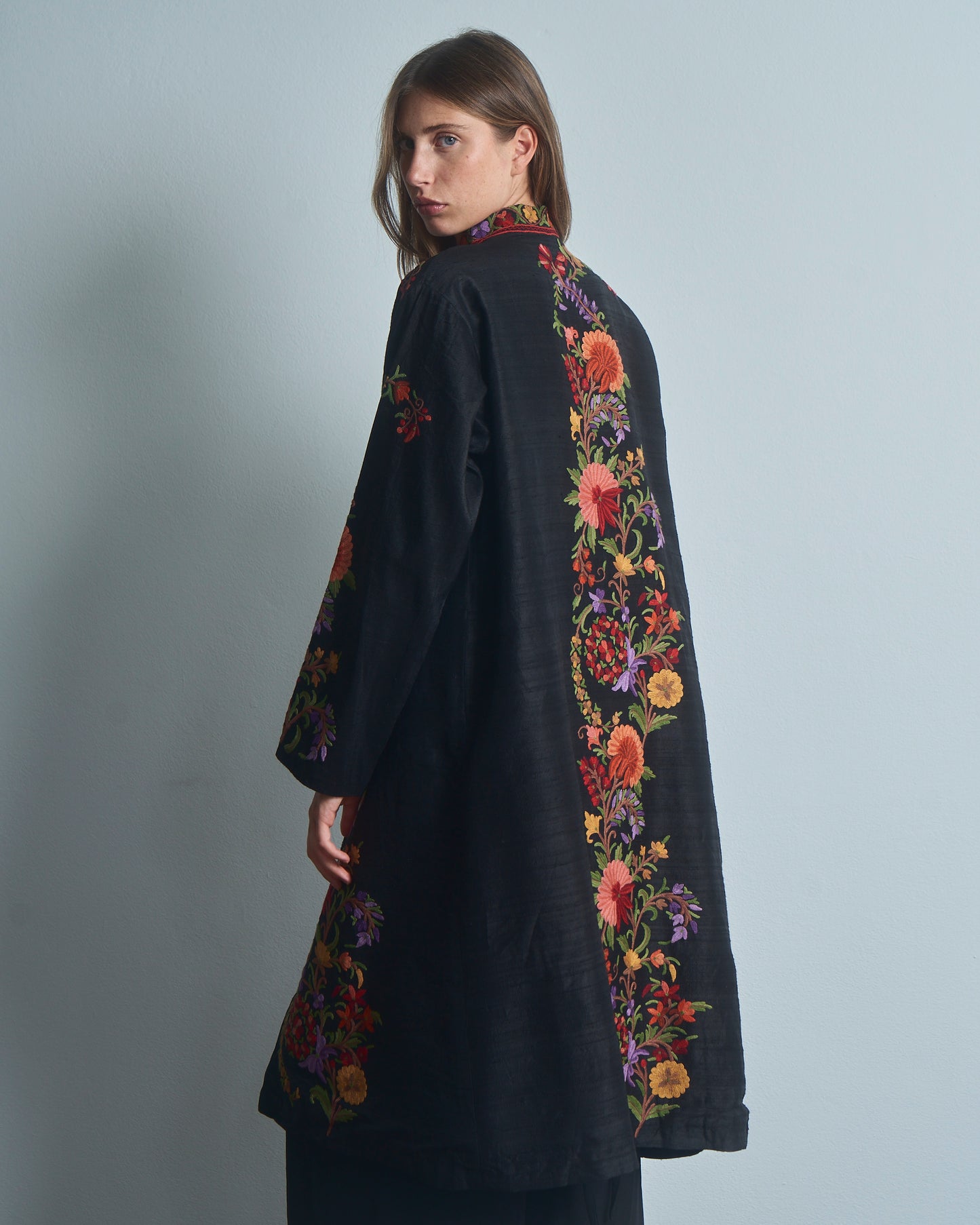 Cappotto leggero in seta ricamato