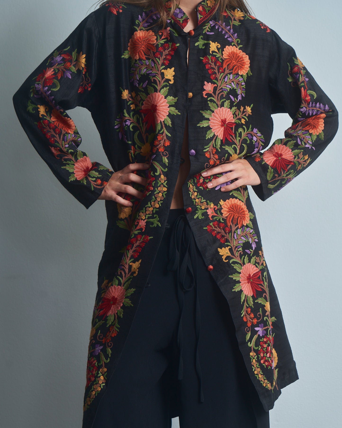 Cappotto leggero in seta ricamato