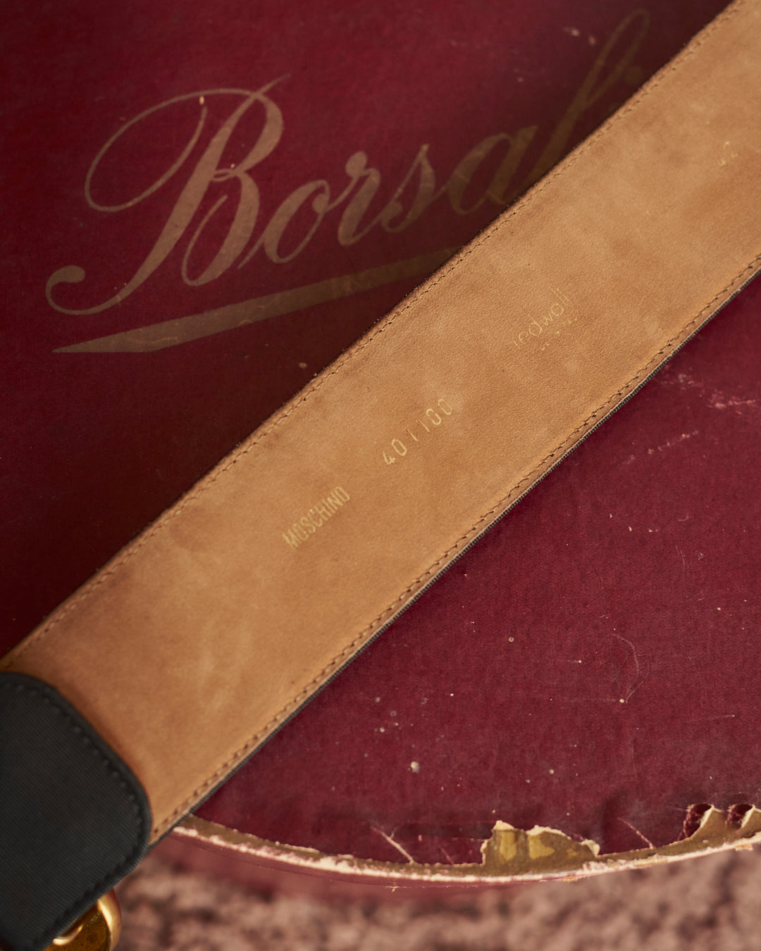 Cintura Moschino redwall in tessuto ottoman e pelle con fibbia dorata