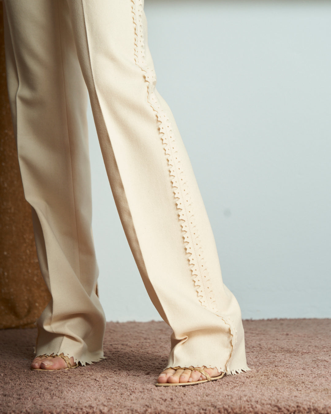 Completo Antonio Berardi in lana Bianco con alamari e bordi al laser