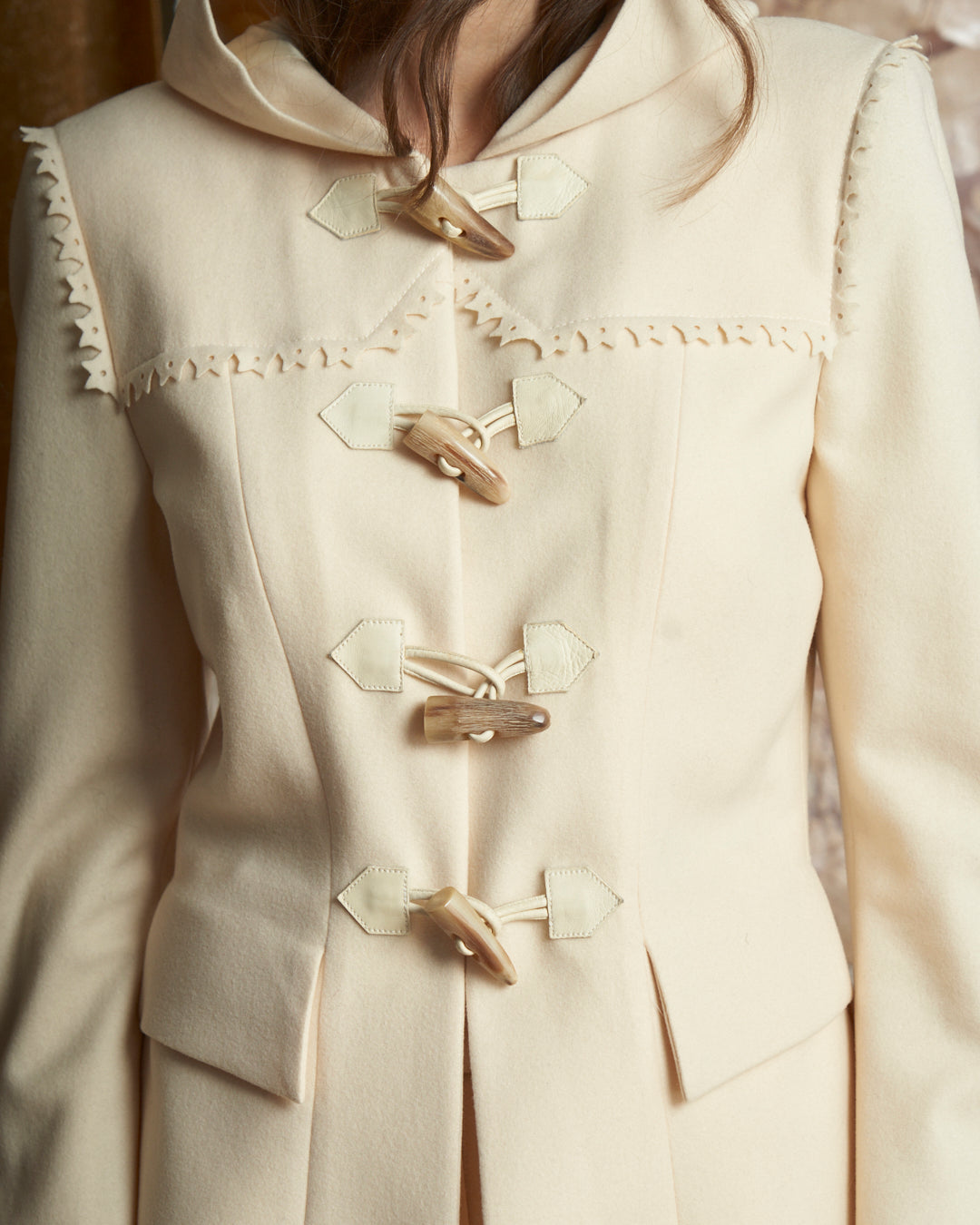 Completo Antonio Berardi in lana Bianco con alamari e bordi al laser