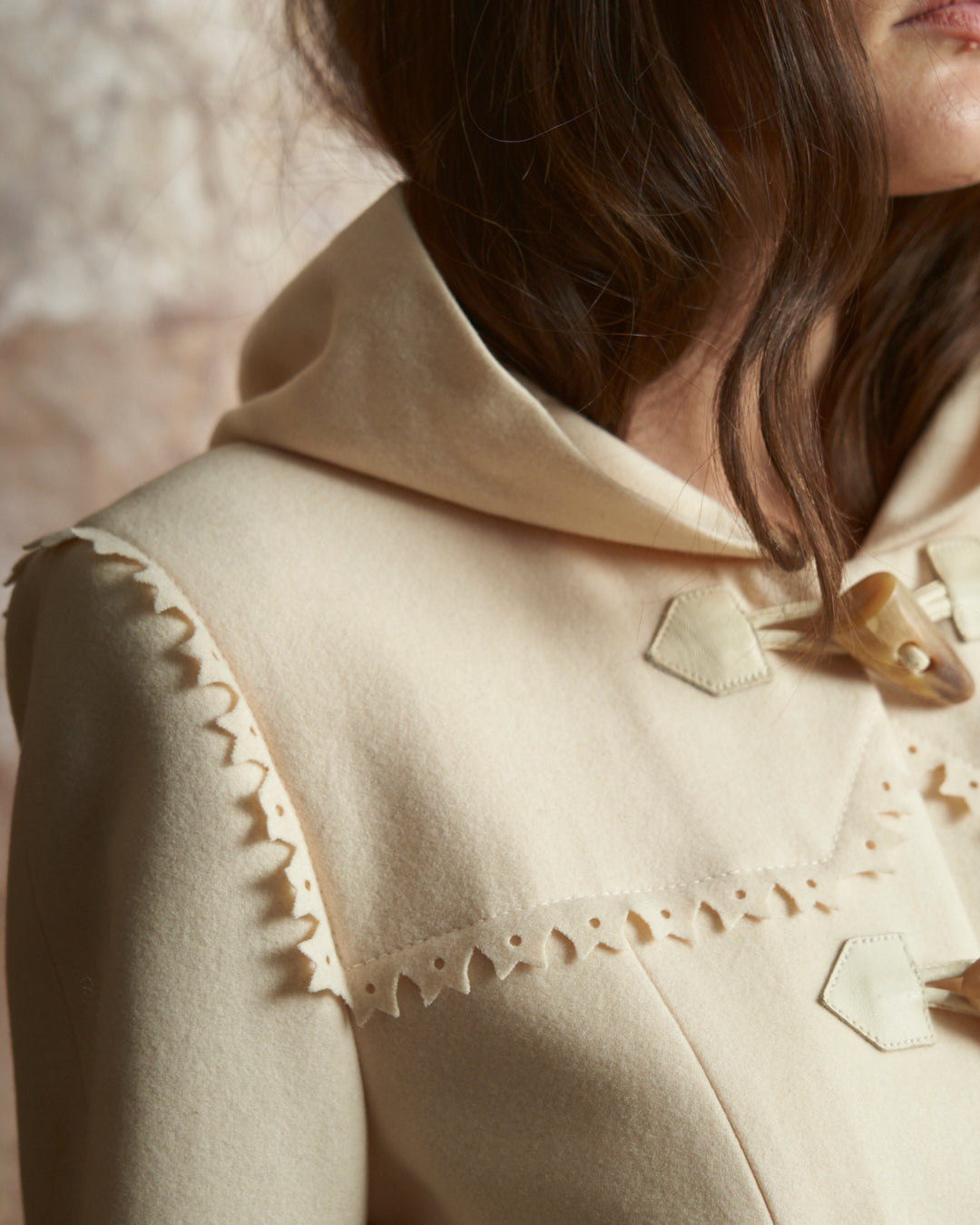 Completo Antonio Berardi in lana Bianco con alamari e bordi al laser