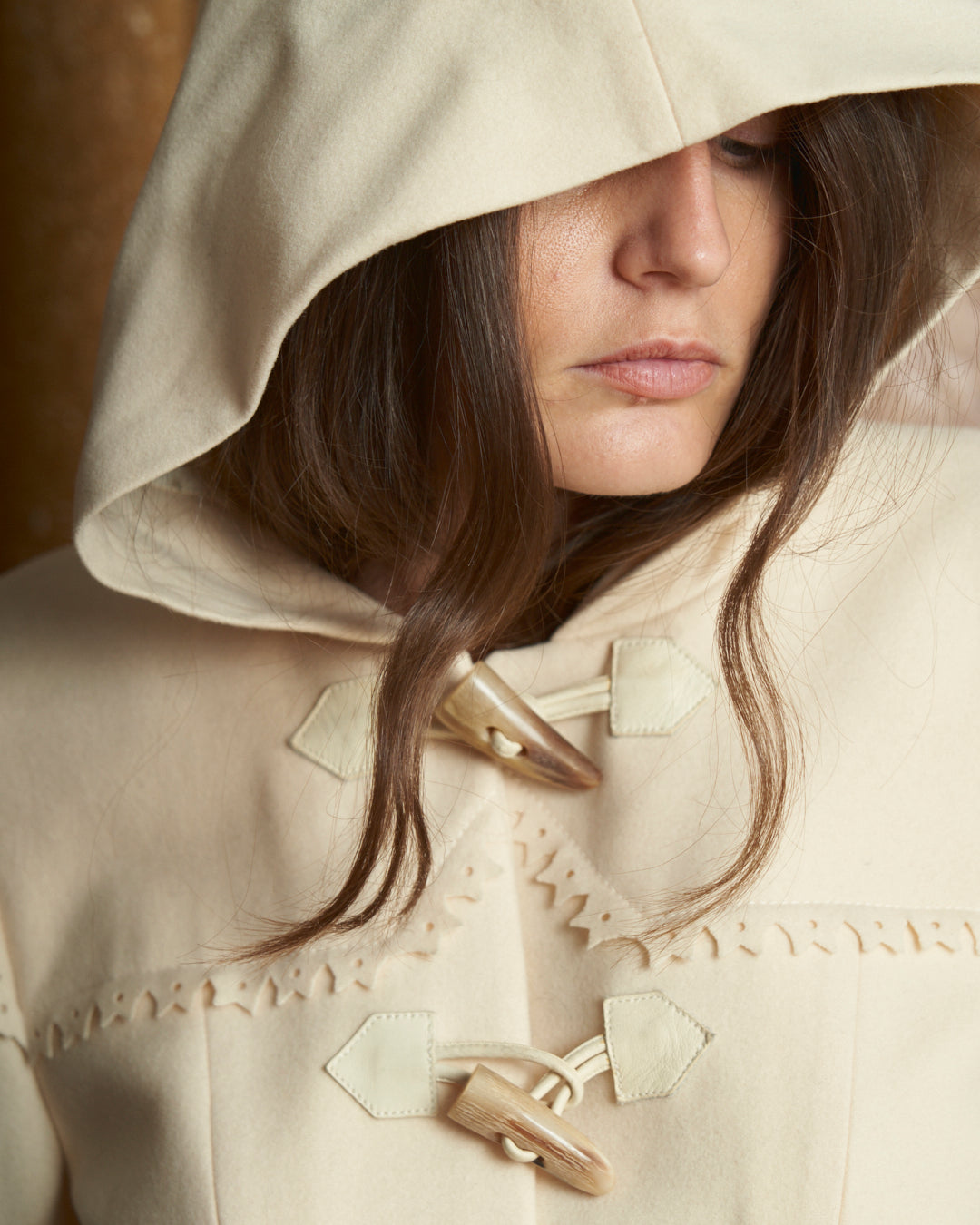 Completo Antonio Berardi in lana Bianco con alamari e bordi al laser