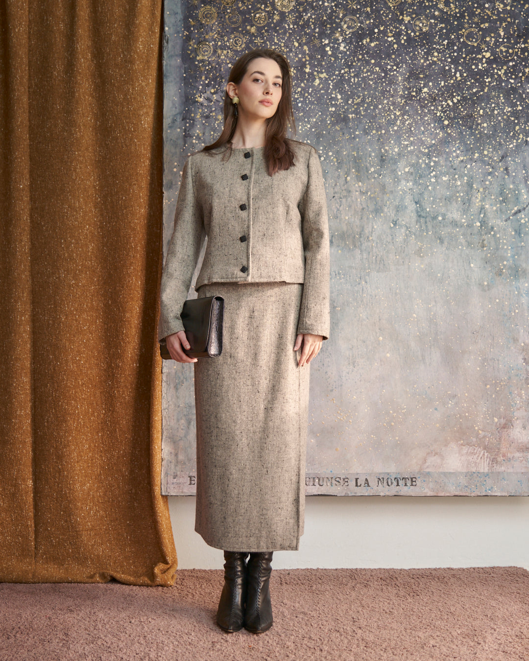 Completo in lana con gonna a portafogli