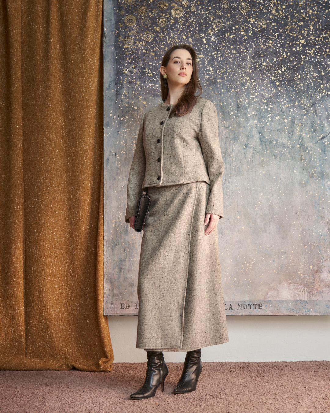 Completo in lana con gonna a portafogli