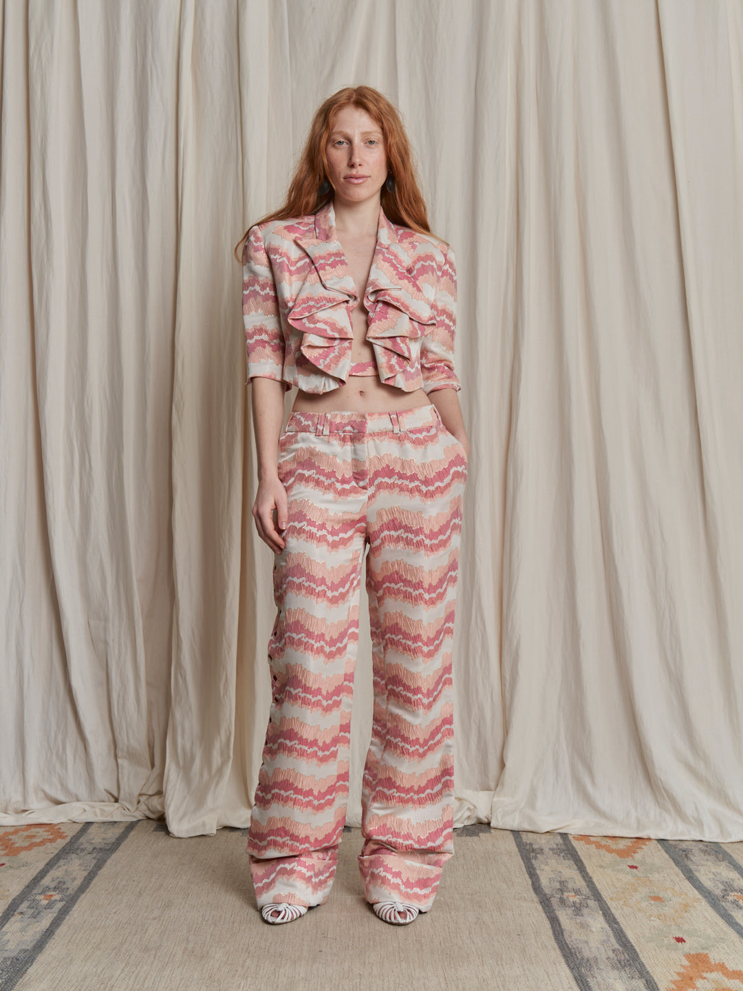 Completo ss1998 Antonio Berardi in tessuto Jacquard estivo con rouche e oblò