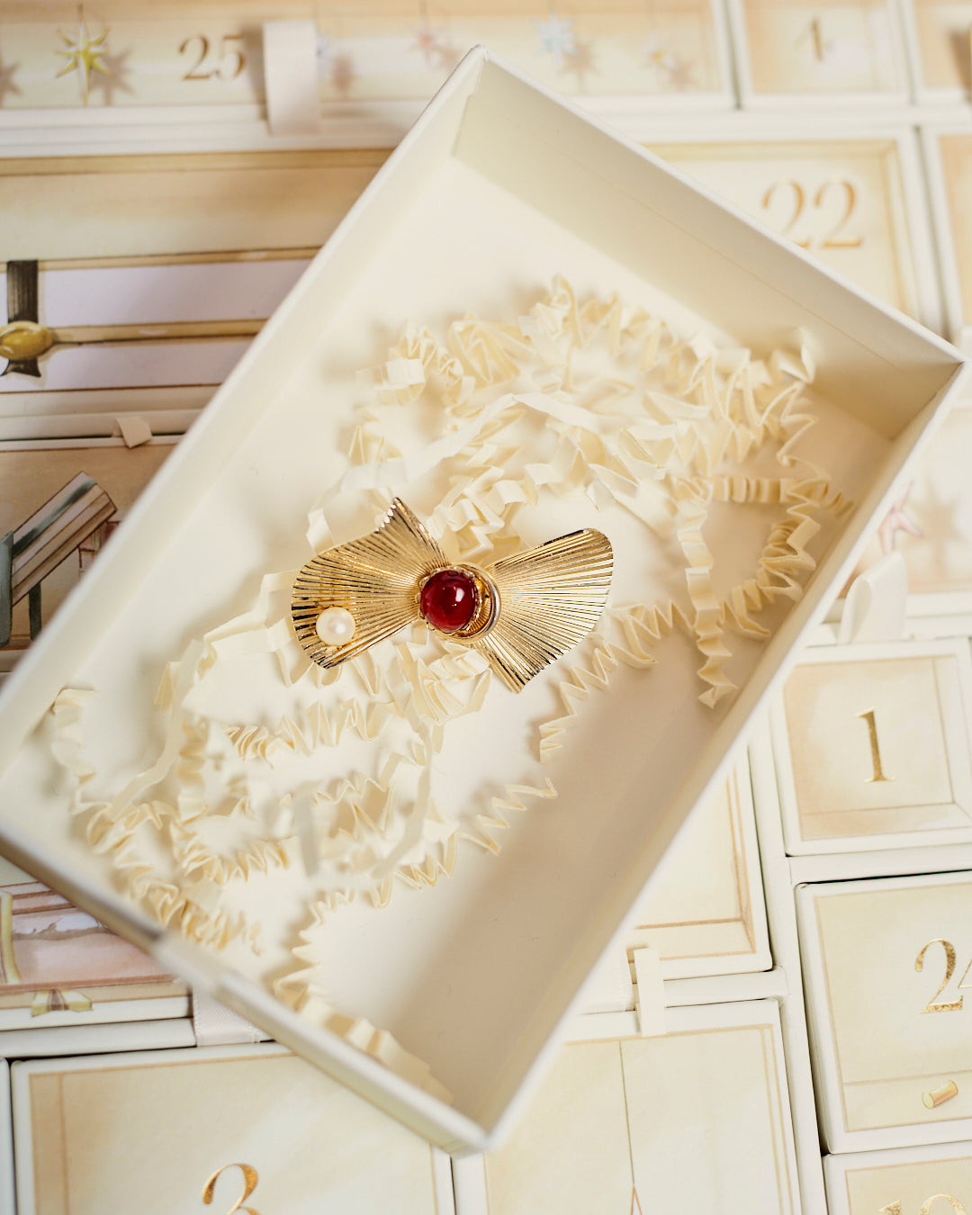 spilla anni 80 dorata