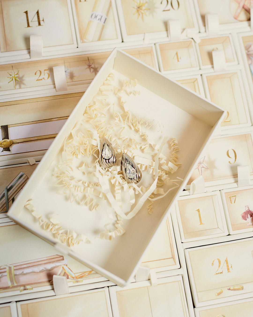 Orecchini a clip a goccia con castone