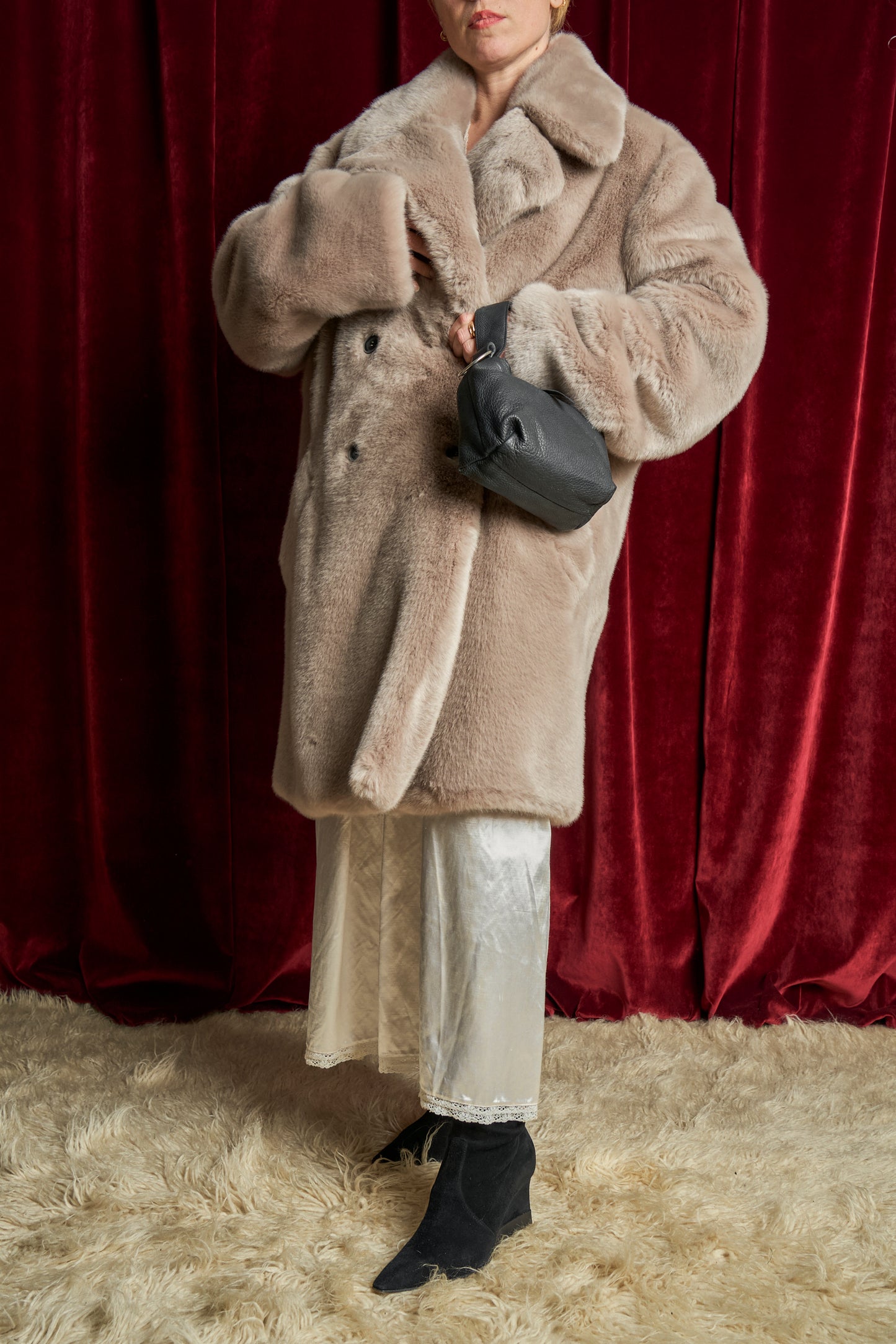 Pelliccia ecologica color ghiaccio