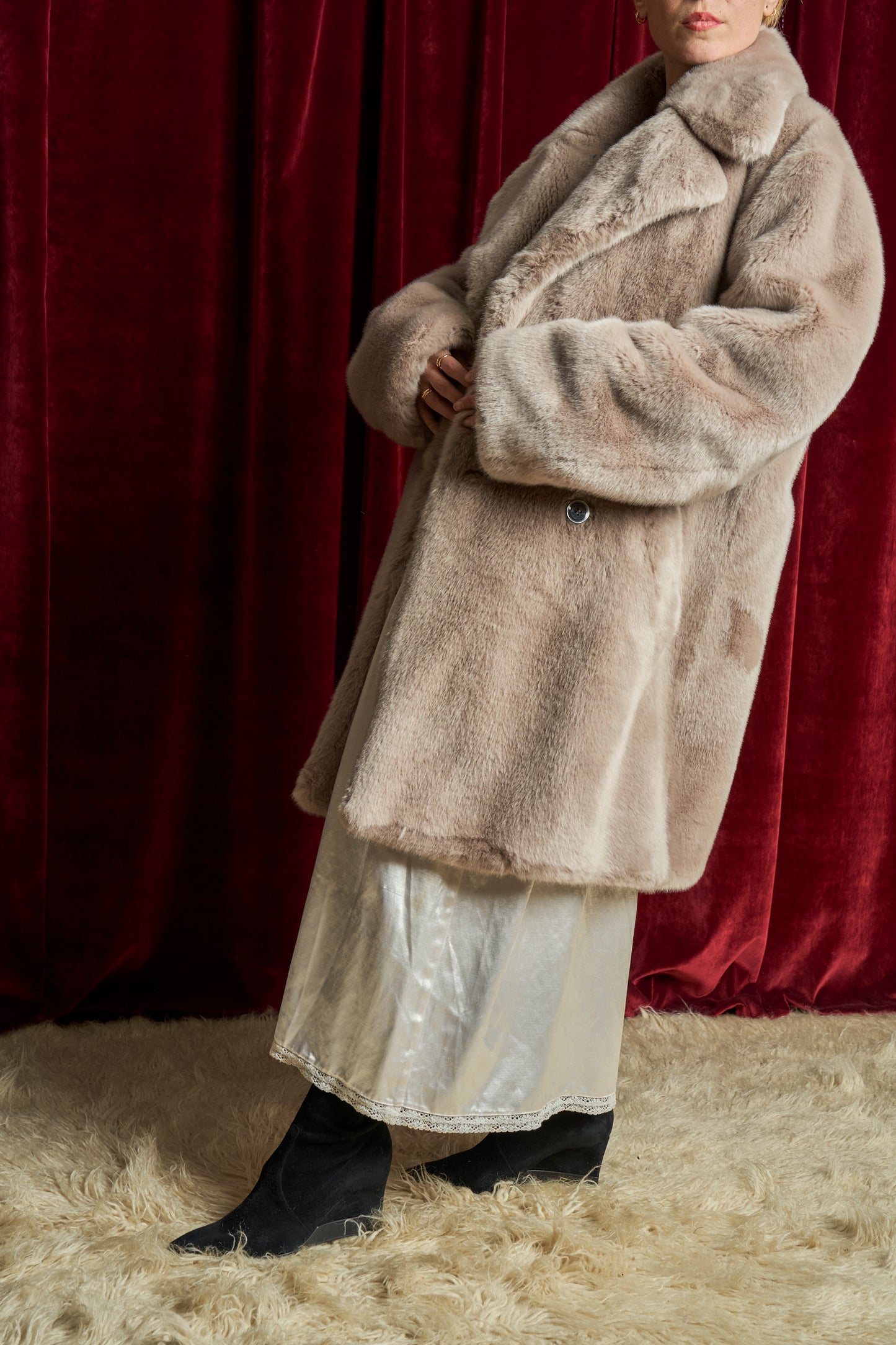 Pelliccia ecologica color ghiaccio