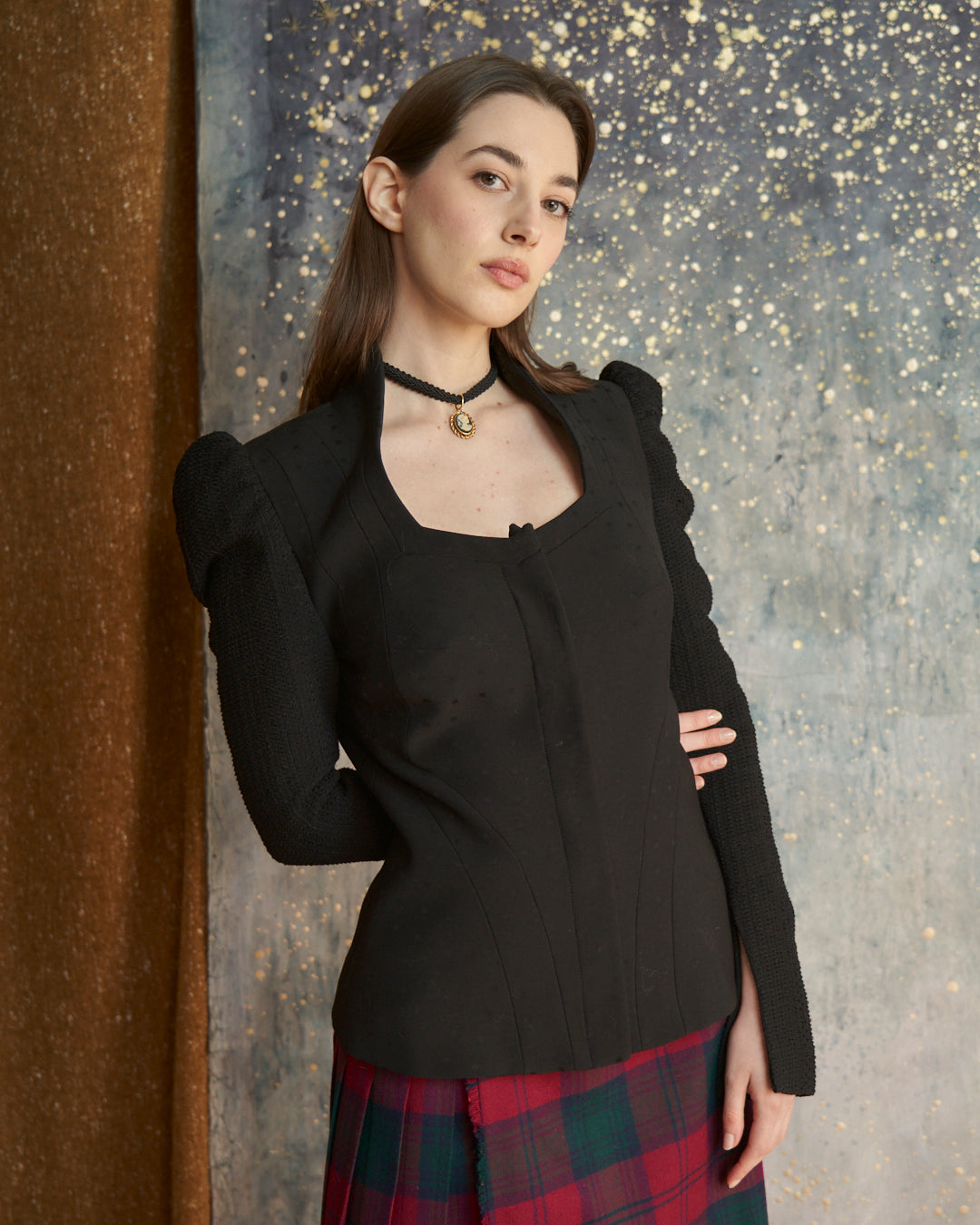 Giacca Antonio Berardi nera in lana con maniche guaina arricciate e goffrate