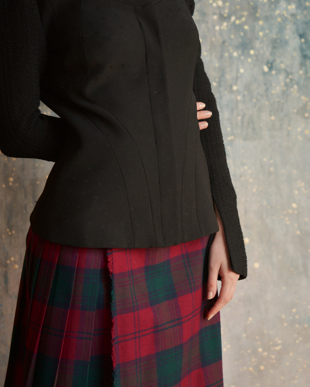 Giacca Antonio Berardi nera in lana con maniche guaina arricciate e goffrate