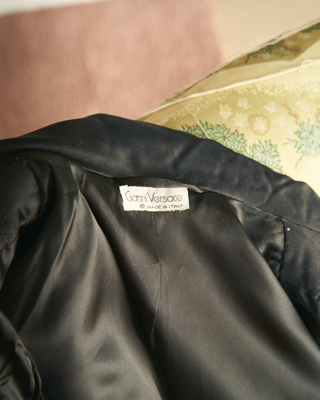 Giacca Gianni Versace anni 80 in lana cachemere e rever in seta