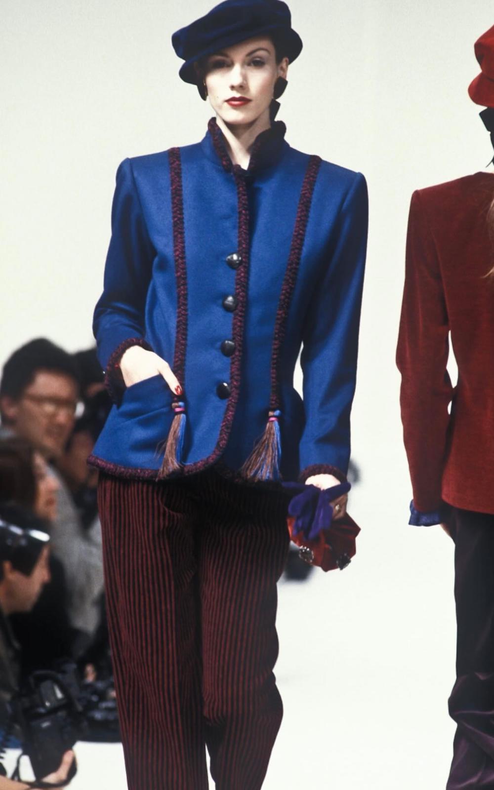 Giacca Yves Saint Laurent fw 1993-1994 in lana e alpaca con nappe