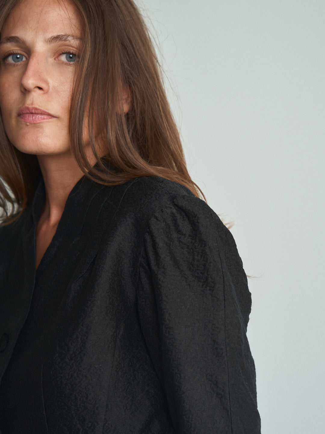 Blusa anni 40 in tessuto jacquard di lana foderata con bottoni ricoperti