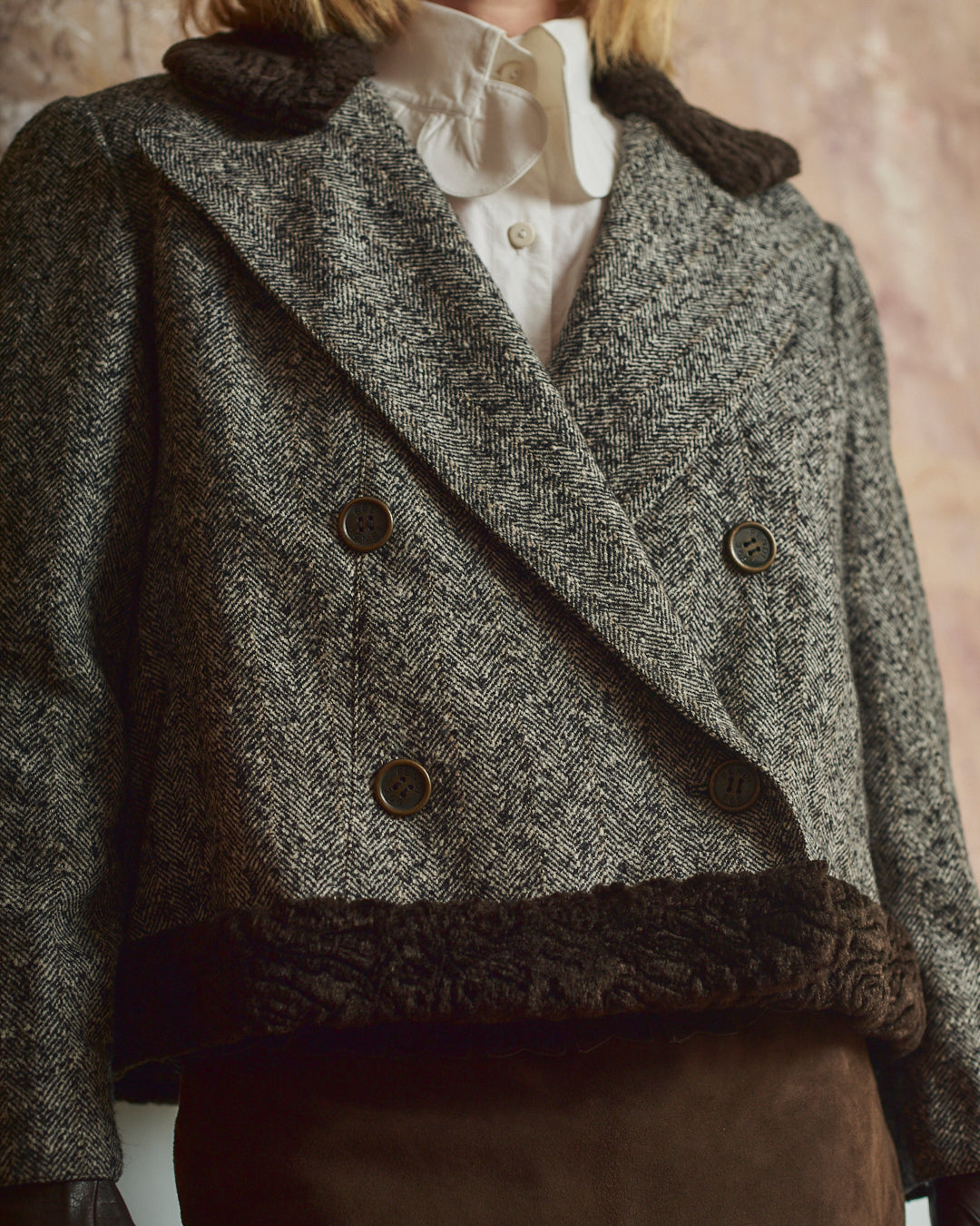 Giacca corta Fendi 365 in lana con bordi in pelliccia ecologica