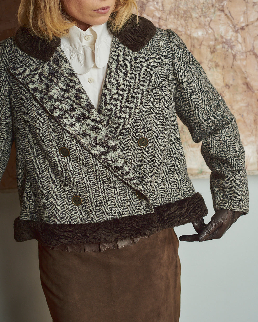 Giacca corta Fendi 365 in lana con bordi in pelliccia ecologica