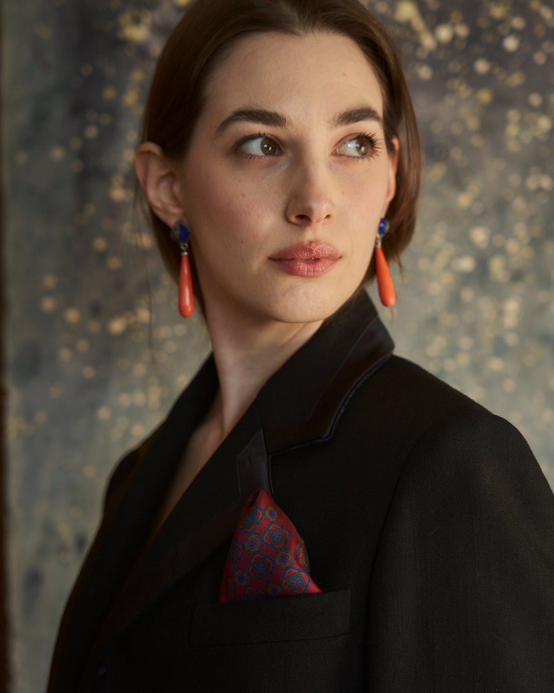 Orecchini pendenti color arancio e blu lapis