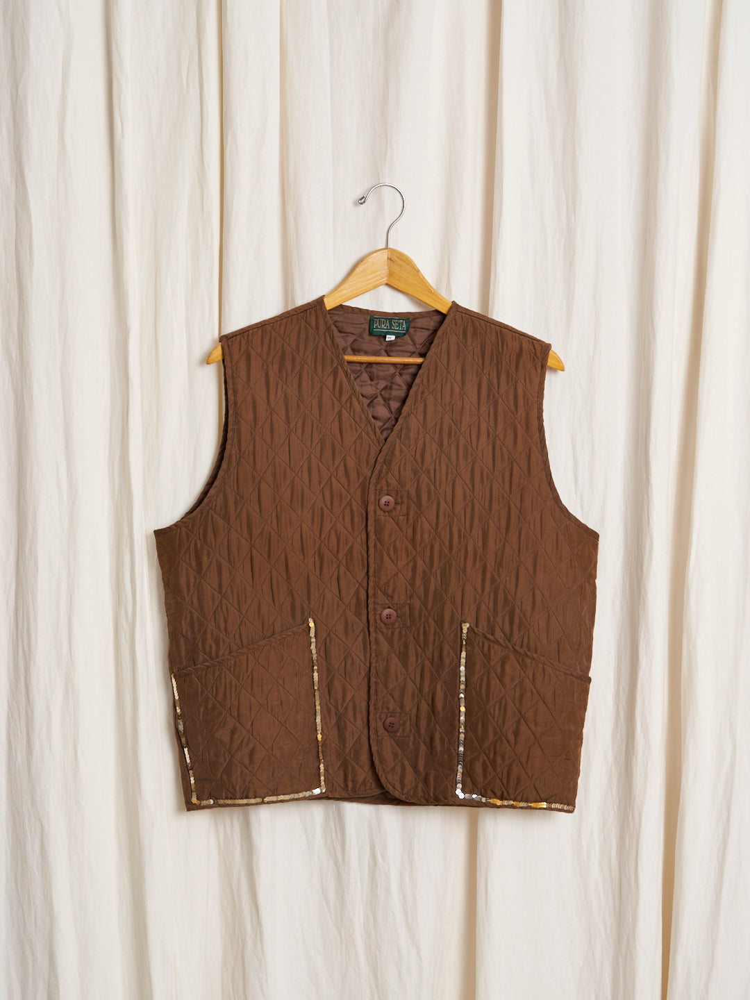 Gilet in pura seta effetto pesca color cioccolato