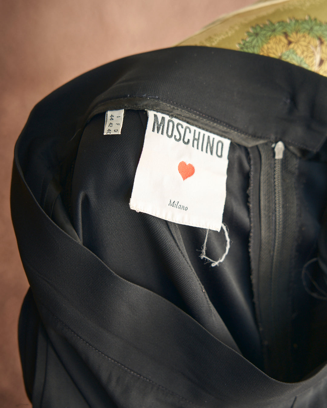 Gonna Moschino in crêpe e frange passamaneria a tubino