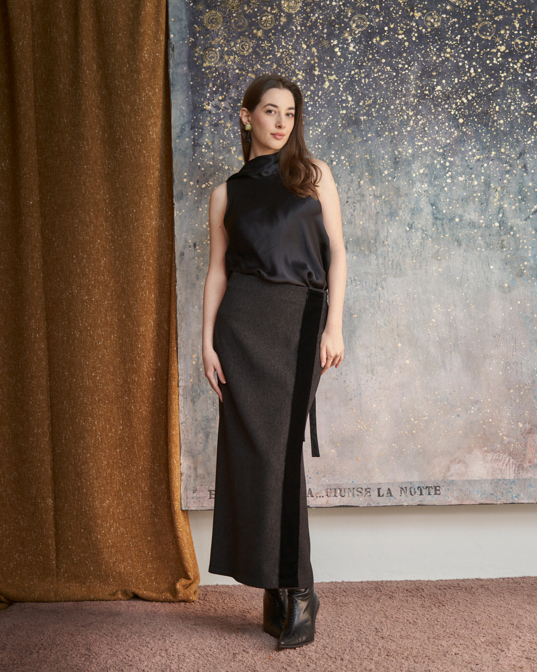 Gonna a portafogli in lana grigio antracite melange con profilo in velluto