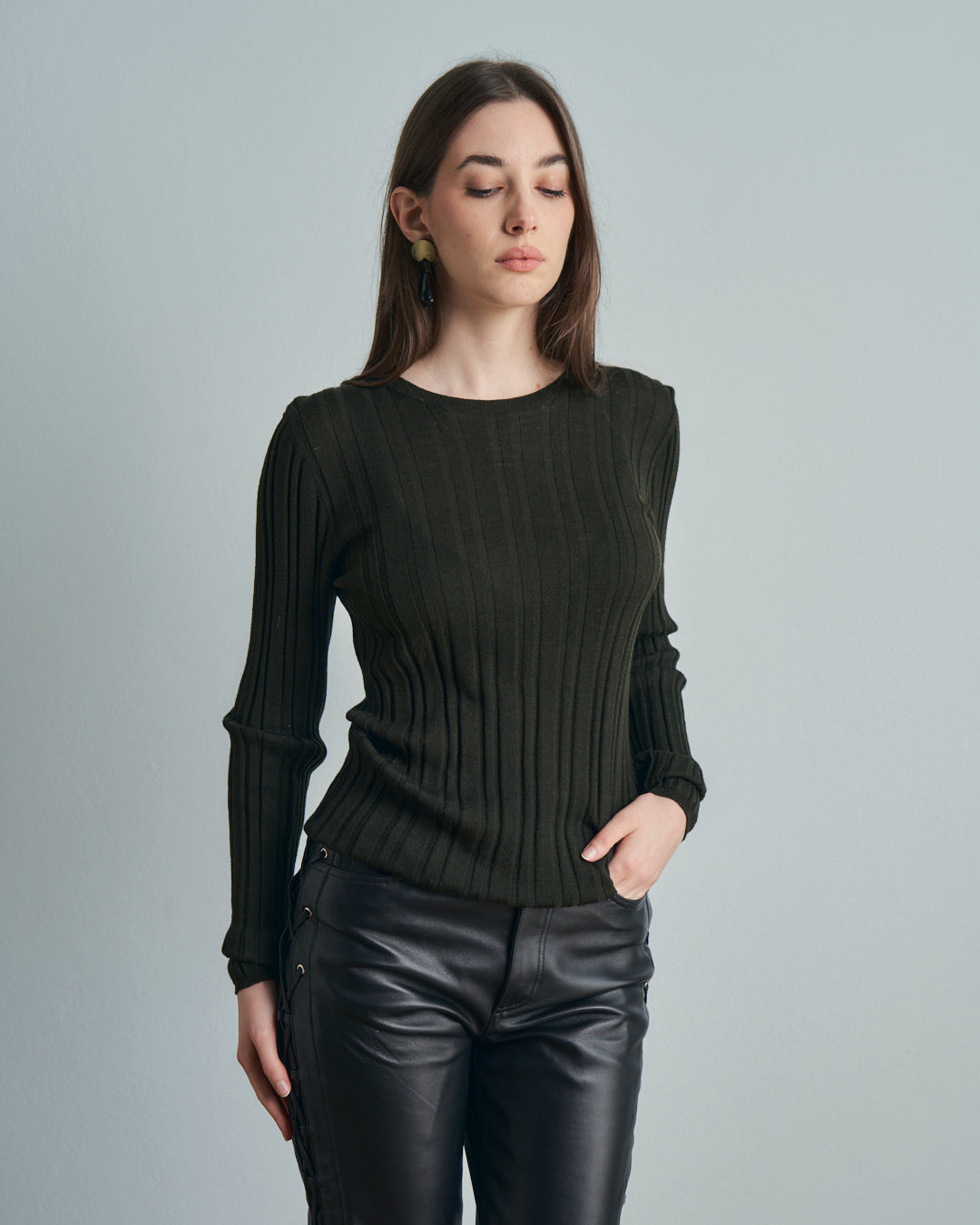 Maglia girocollo firmata Prada in lana a costine