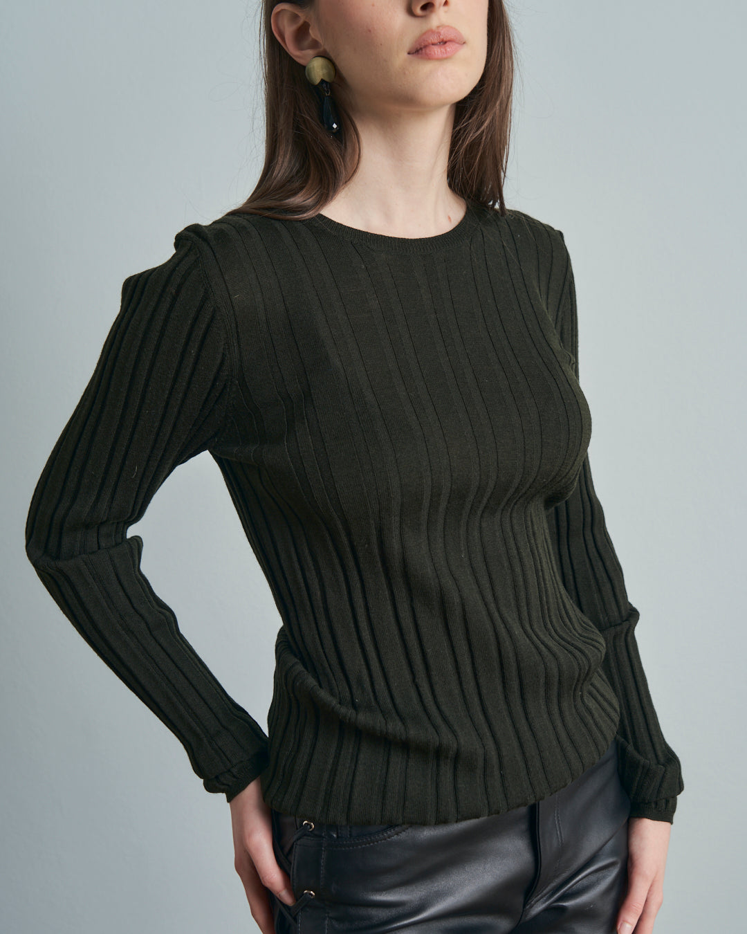 Maglia girocollo firmata Prada in lana a costine