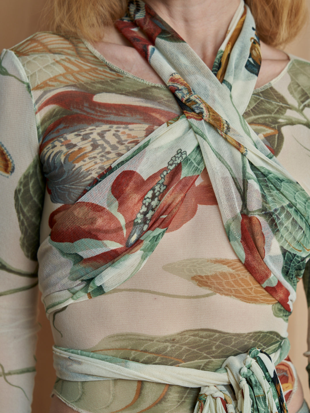T-shirt body in tulle con sciarpa abbinata