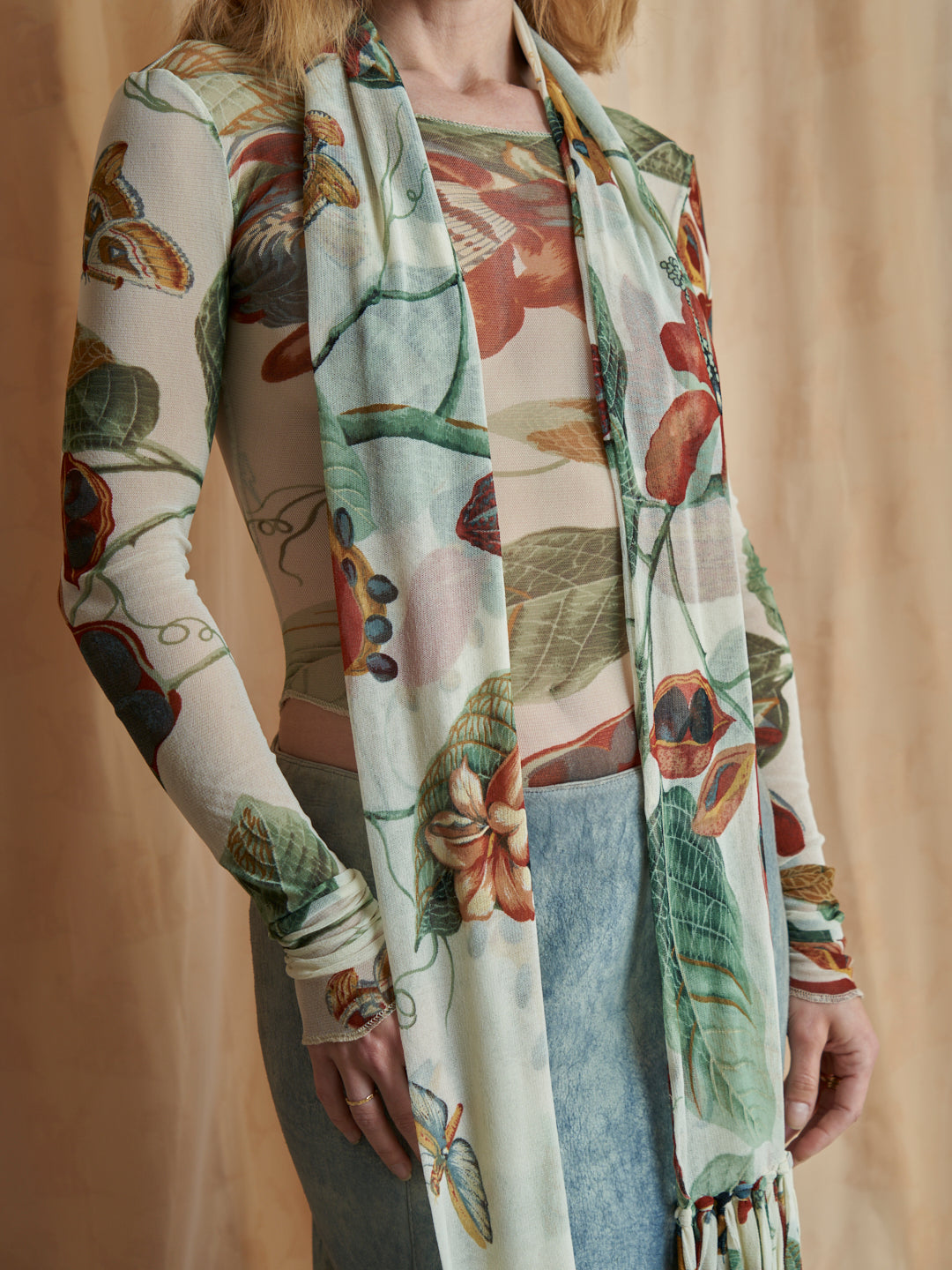 T-shirt body in tulle con sciarpa abbinata