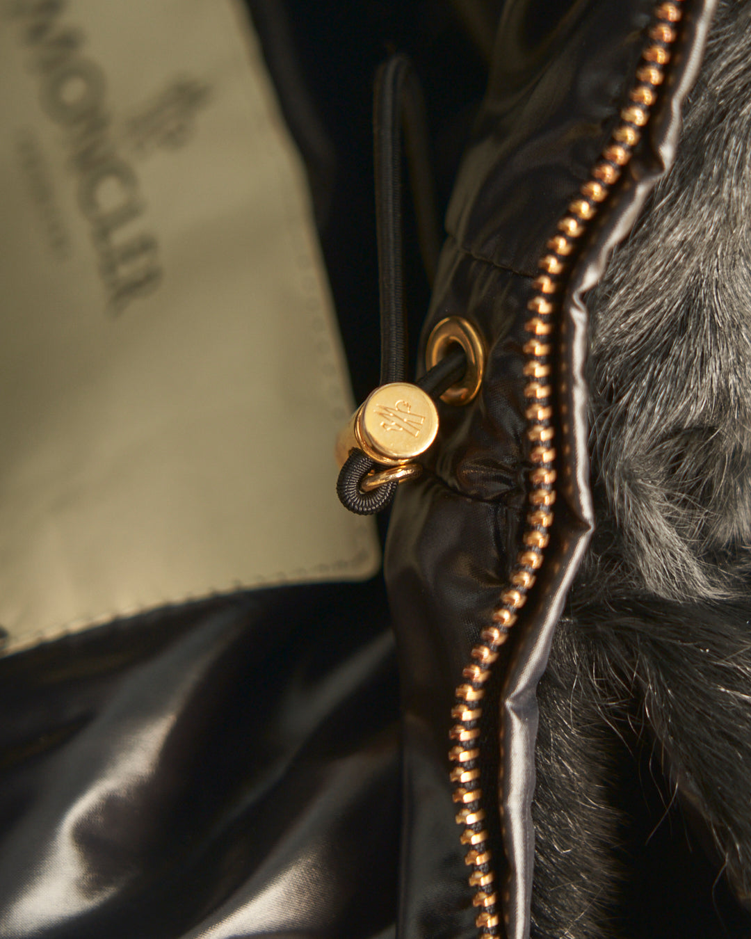 Moncler imbottito linea premiere New York con esterni in pelliccia