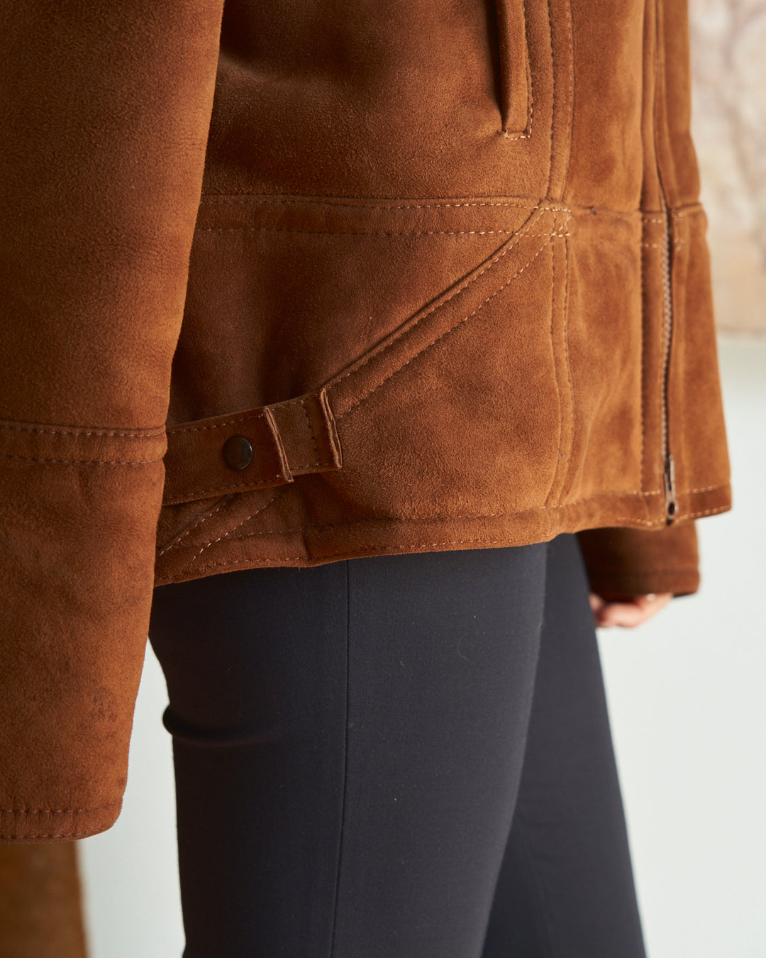 Montone marrone bruciato corto