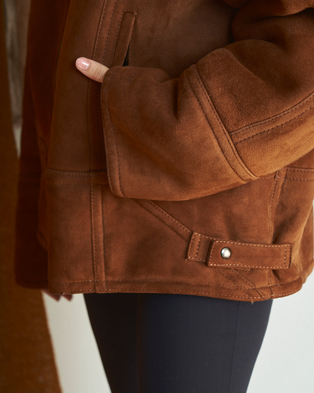 Montone marrone bruciato corto