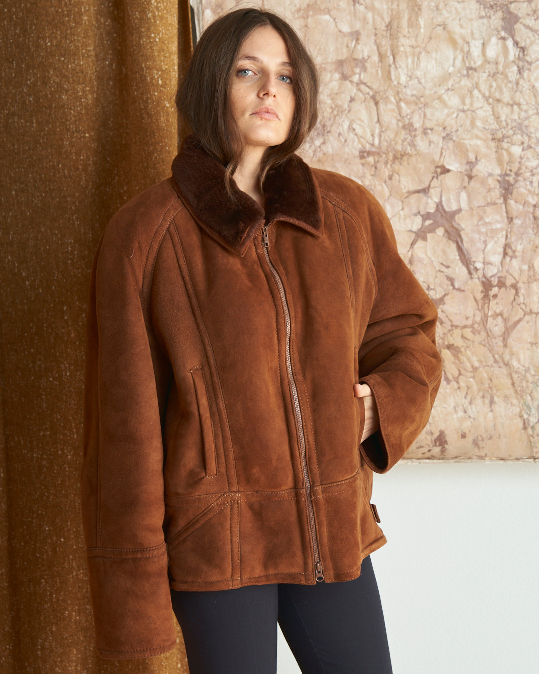 Montone marrone bruciato corto