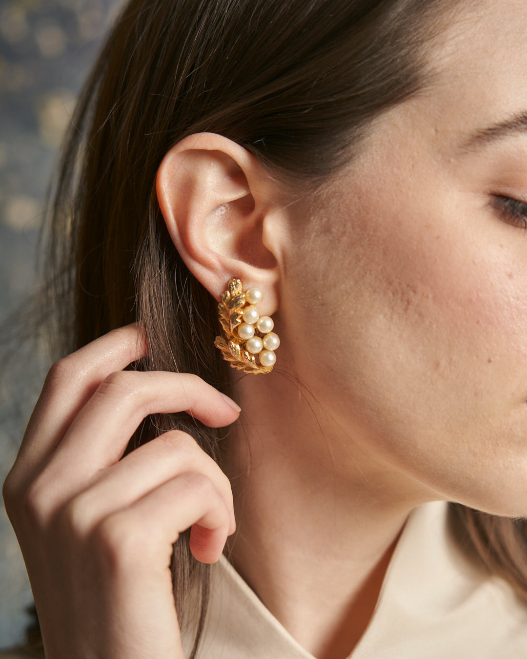 Orecchini foglia dorata con perline