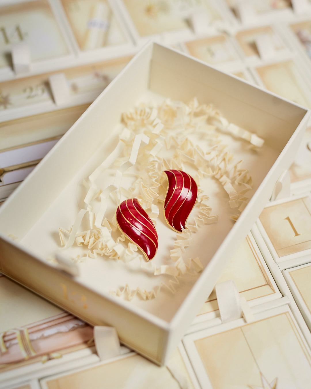 Orecchini smaltati rossi fiamma anni 80