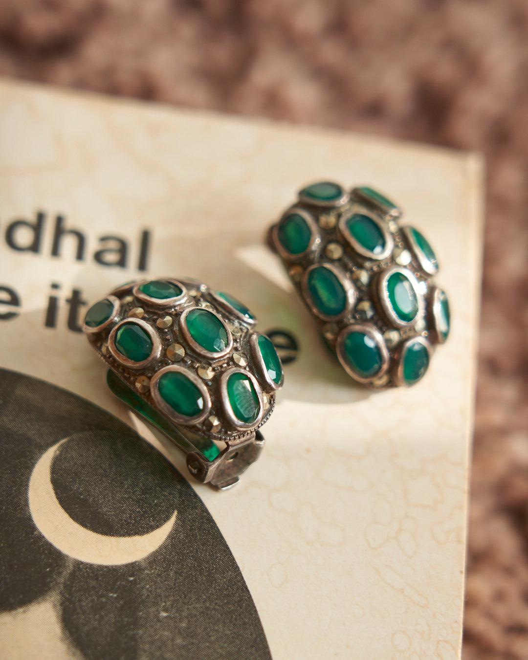 Orecchini in argento antichi con radici di smeraldo e marcassite