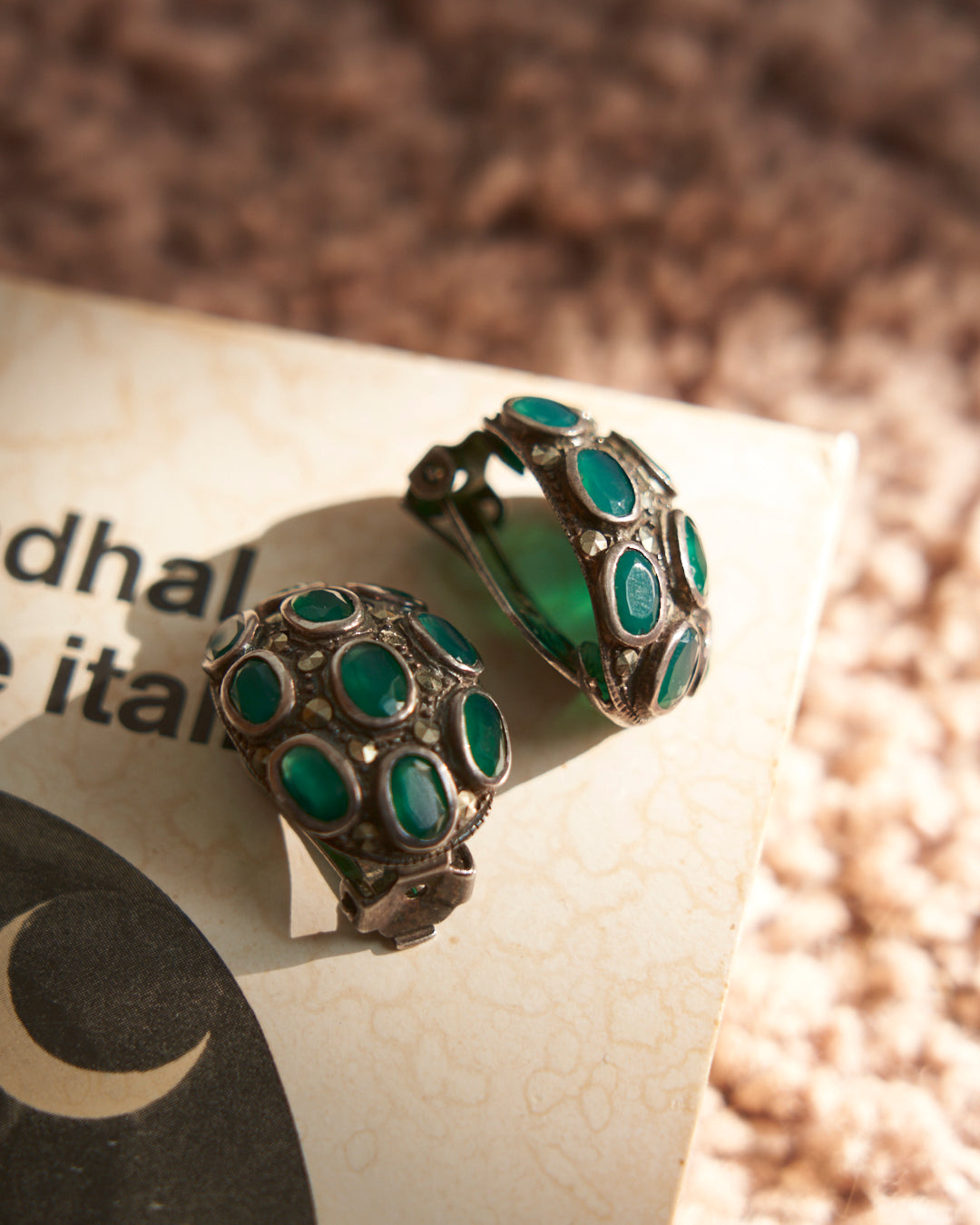 Orecchini in argento antichi con radici di smeraldo e marcassite