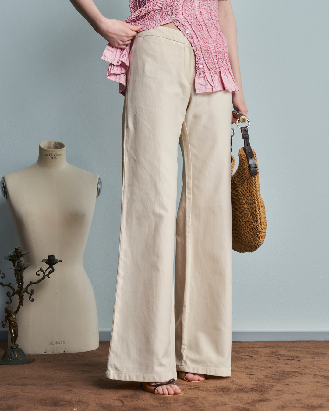 Pantaloni in cotone e seta Ann Demeulemeester con cintura asimmetrica davanti vita bassa