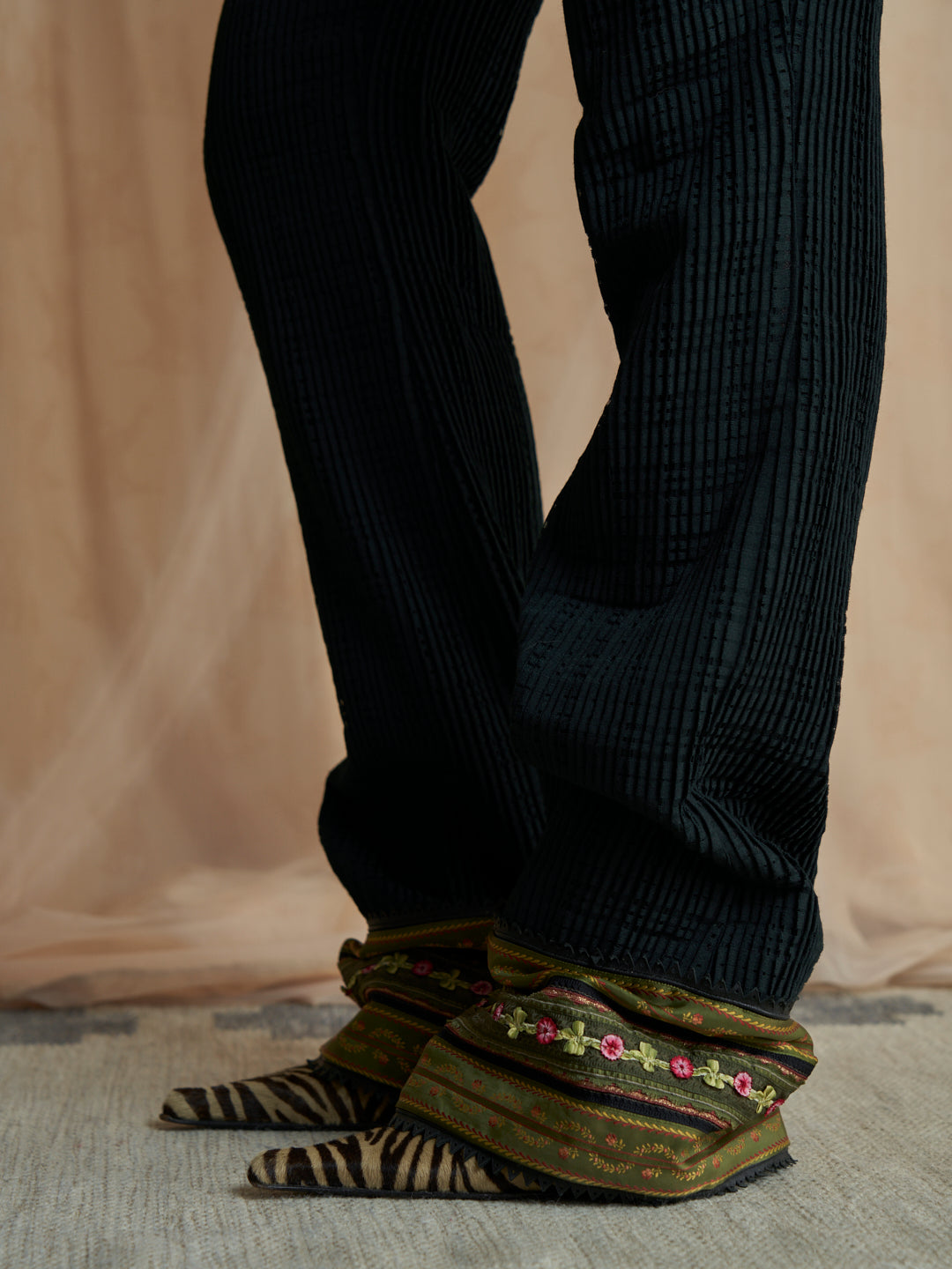 Pantaloni Antonio Berardi Plissettati con passamanerie e inserti pelle