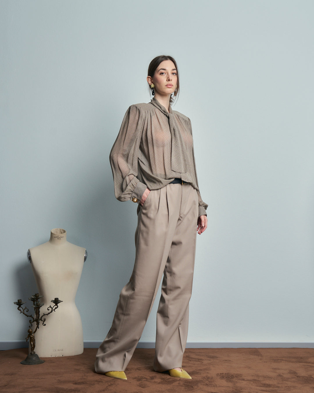 Pantaloni anni 70 classico con pieghe tasche alla francese