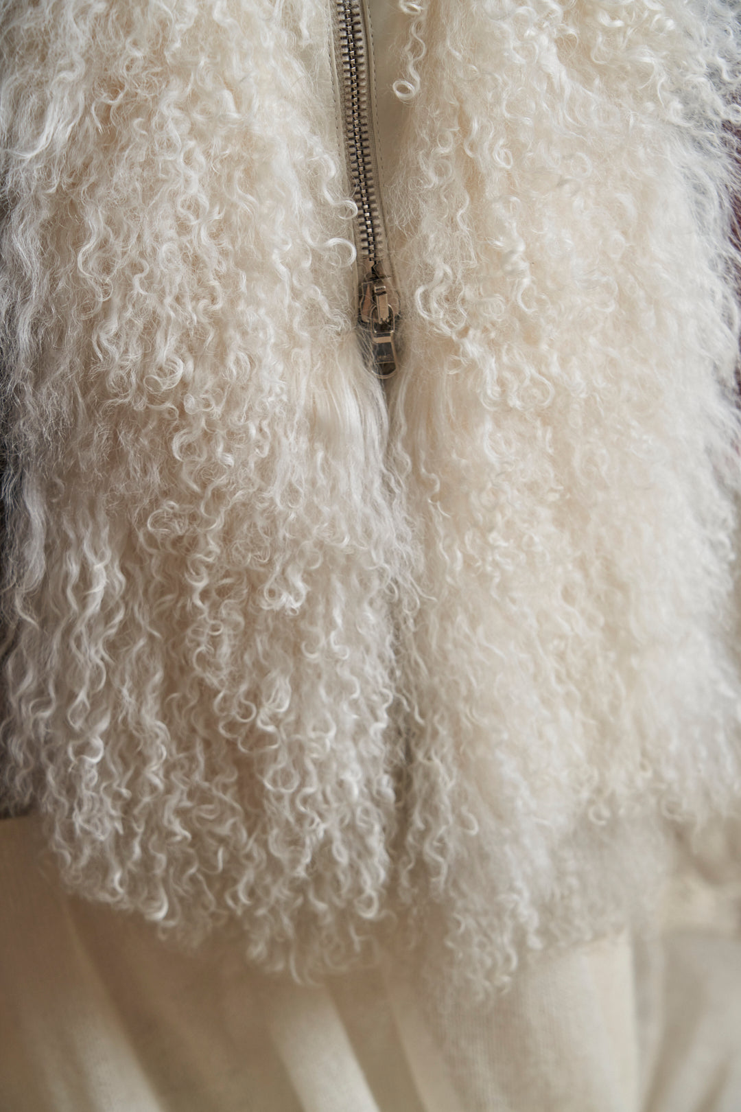 Cappotto con cappuccio e profili in mongolia made in Italy