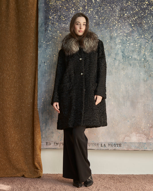 Pelliccia anni 60 astrakan e collo in volpe con doppio spacco dietro