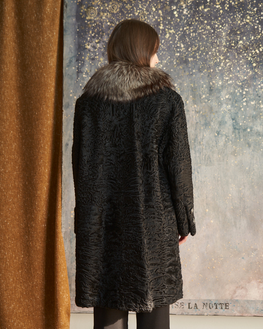 Pelliccia anni 60 astrakan e collo in volpe con doppio spacco dietro