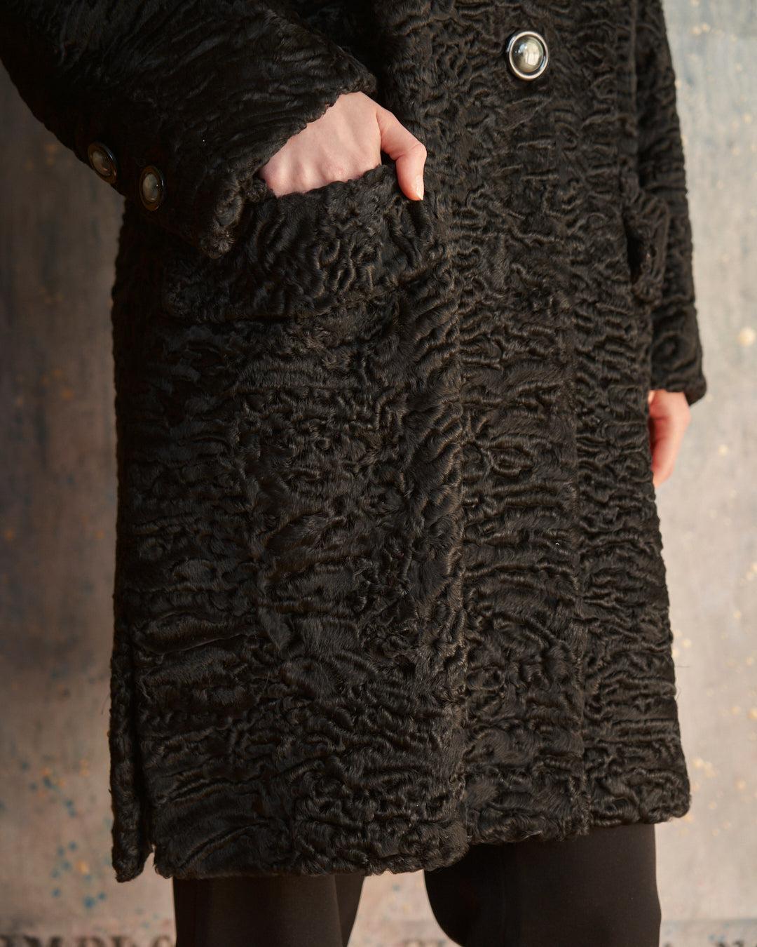 Pelliccia anni 60 astrakan e collo in volpe con doppio spacco dietro