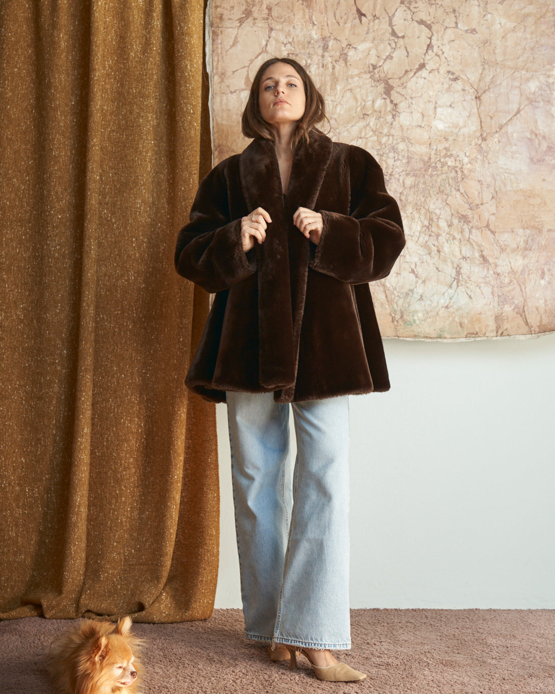 Pelliccia ecologica anni 80 marrone cioccolato a ruota