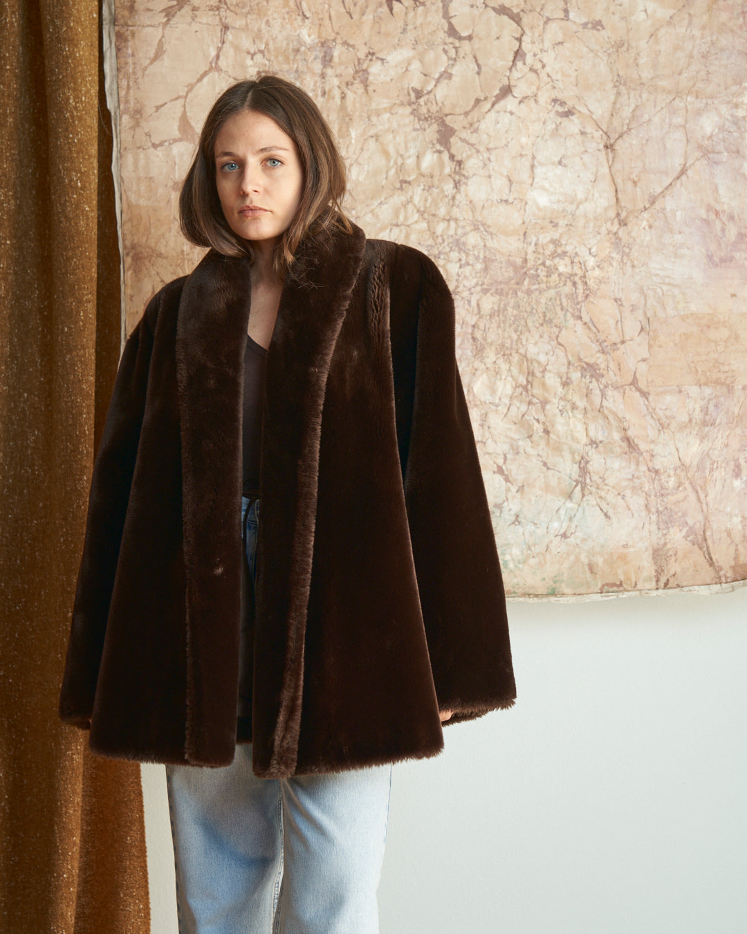 Pelliccia ecologica anni 80 marrone cioccolato a ruota