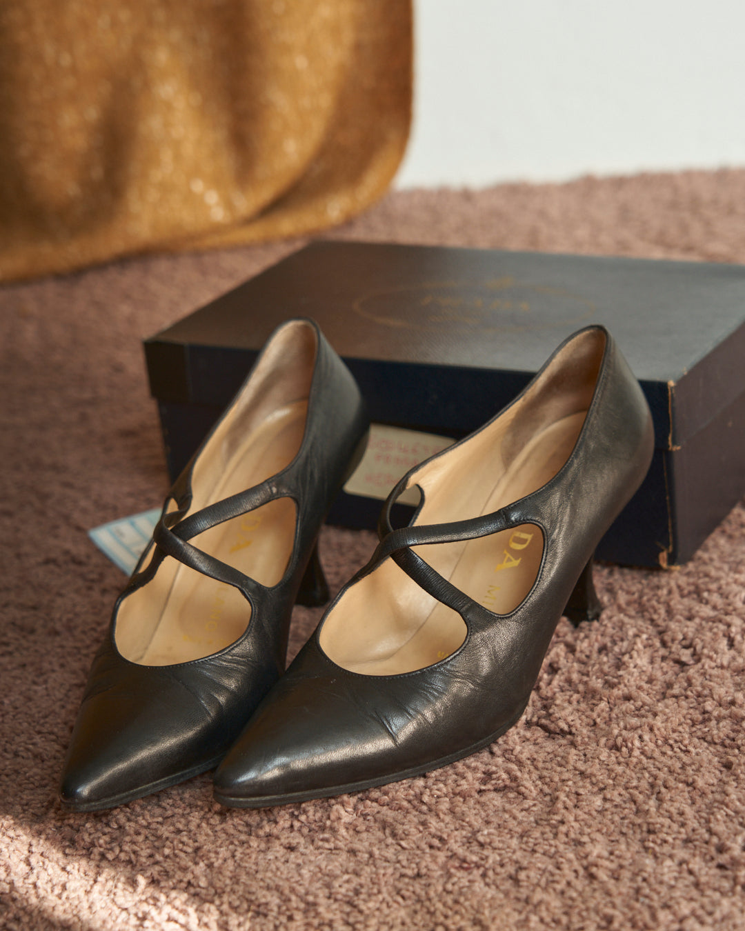 Scarpe Prada vintage in pelle con incrocio